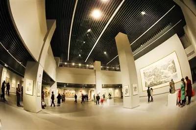 青海夏夜美術館 限時免費開放，點亮文化夜生活